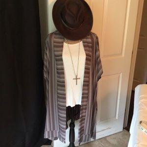 Sadie & Sage Brown Kimono